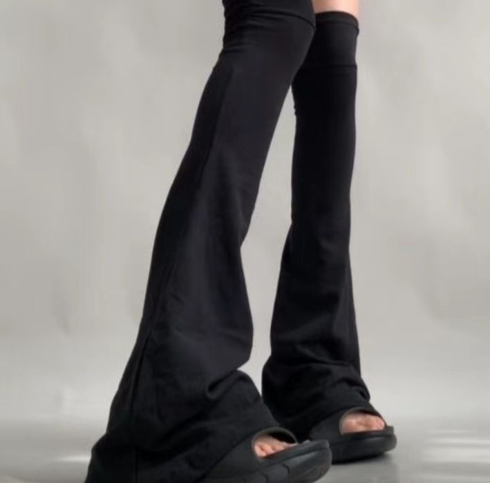 черные гетры выше колена