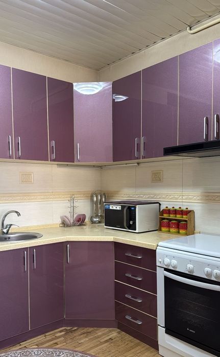 Юнусобот 18 кварталда 3 хонали уй ижарага берилади