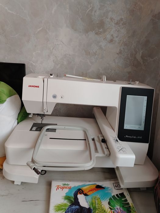 JANOME E500 Вышив