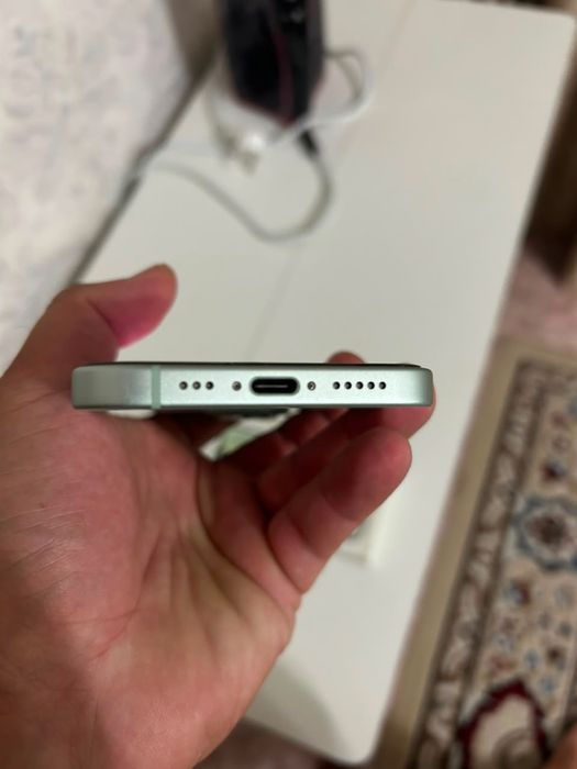 Продам Iphone 15  5G  128gb