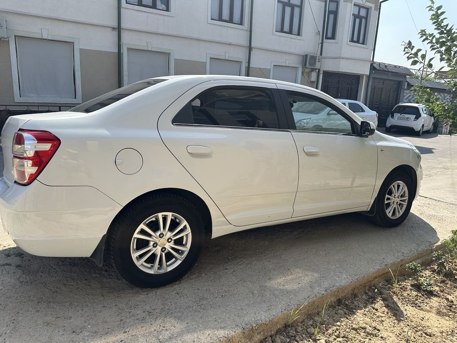 Cobalt sotiladi 2015 yil avtomat ful yuripturgan tayyor moshina