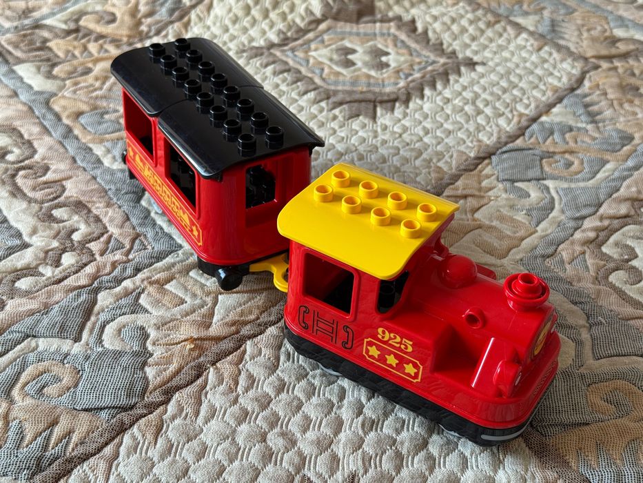 LEGO DUPLO Tren cu Aburi Electric + Extensie Pod (#10874 + #10872)