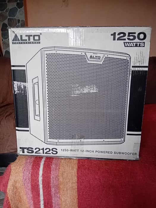 Vindem bass Alto 1250 W  activ,adică cu amplificare în el