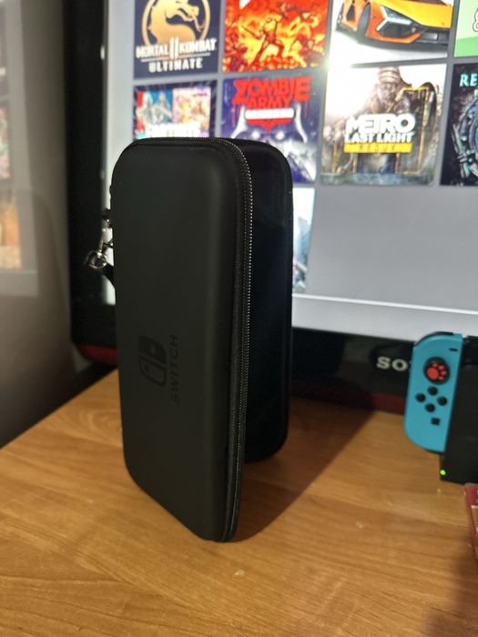 Продам Nintendo Switch Oled — полный комплект