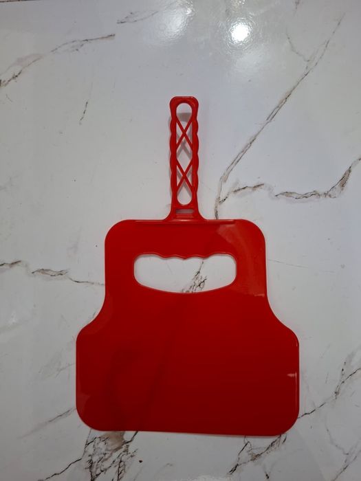 Кәуап үрлегіш ( Веер для шашлыка)