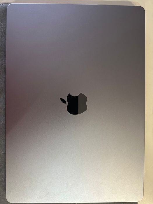 Продам Apple Macbook m2