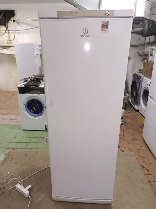 Продам морозильник Индезит.