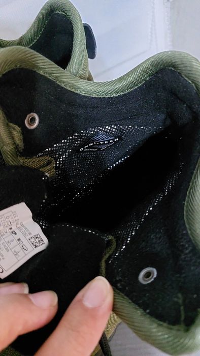 Продам мужские кроссовки