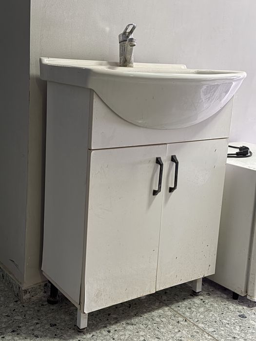 Сантехника раковина и унитаз