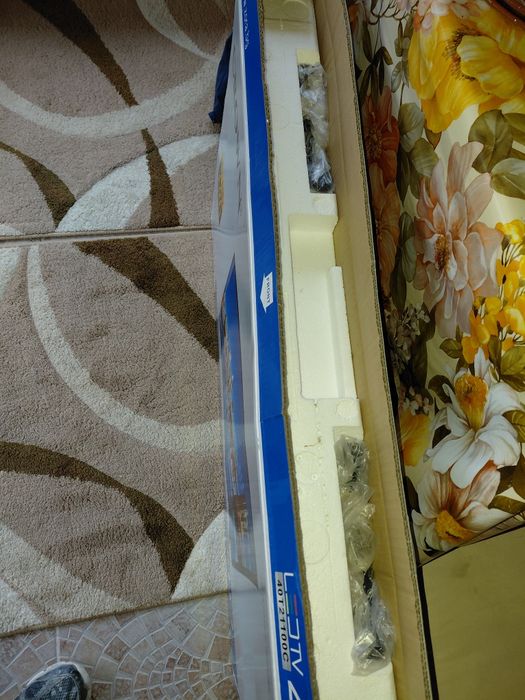 Телевизор CROWN 40 инча