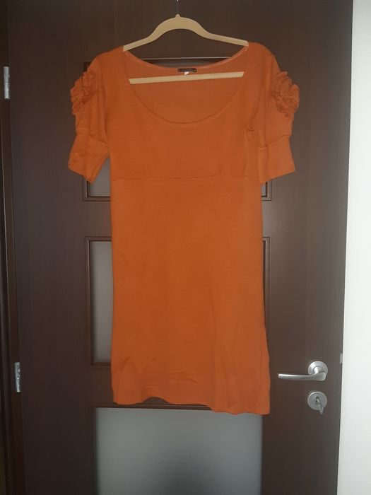 Bluze din lână, ambele 60lei