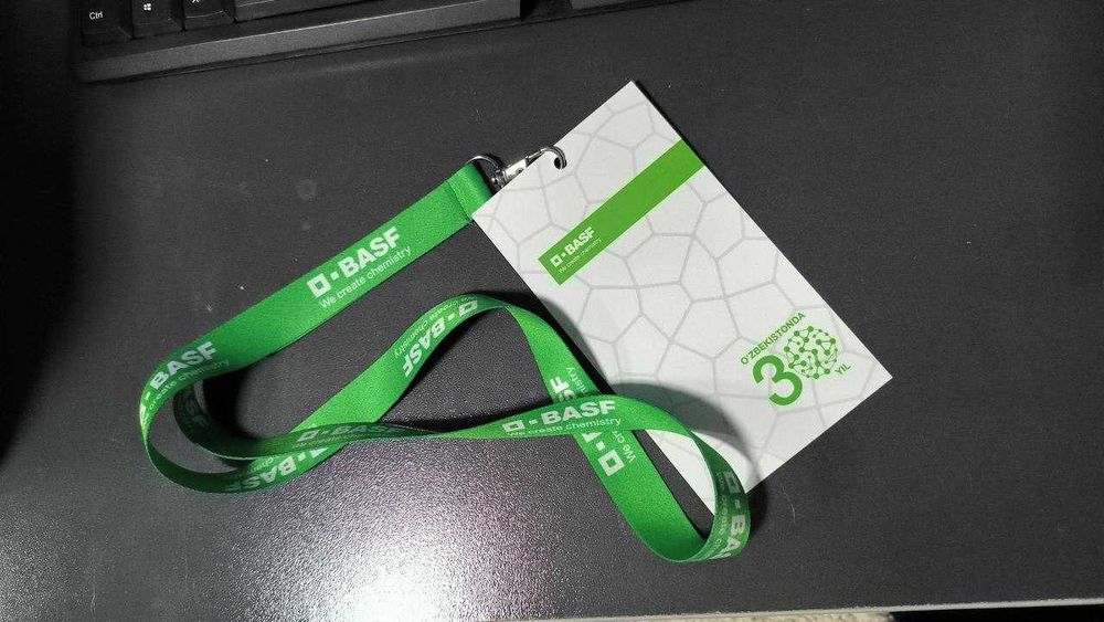 Изготавливаем бейджики с вашим дизайном