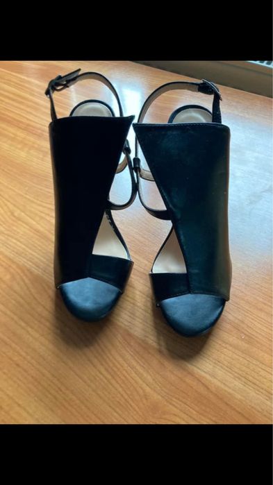 Pantofi decupati 37