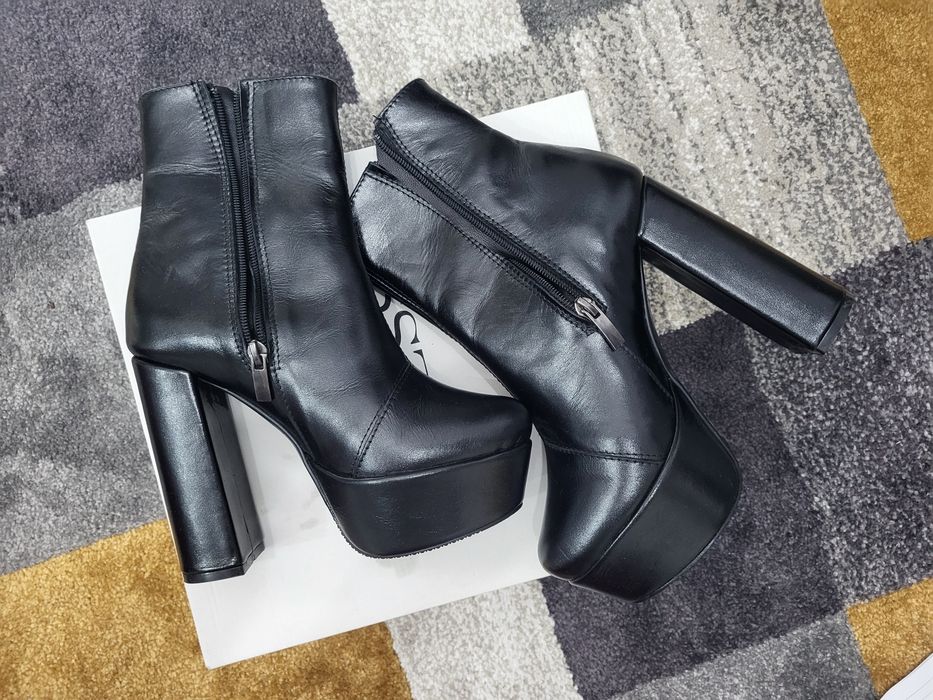 Ghete dama din piele naturala noi.