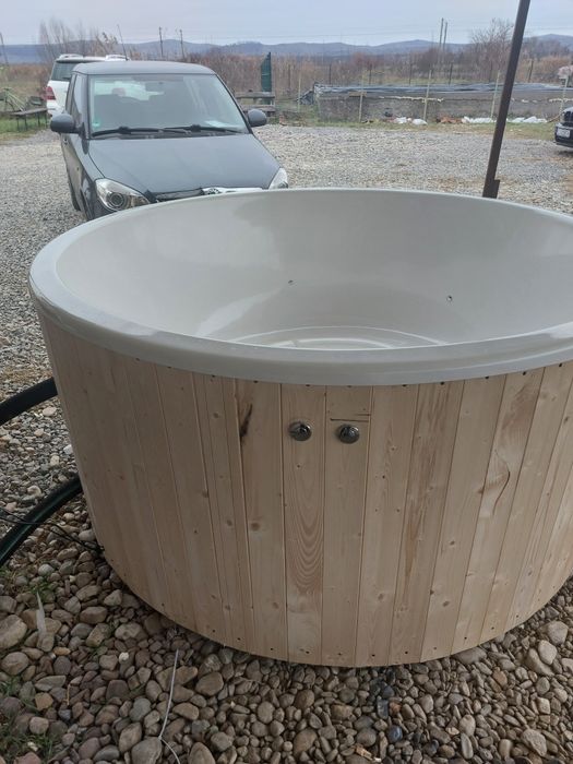 Ciubar în Cluj.  jacuzii ciubere cu cuva de fibra de sticla pentru apa