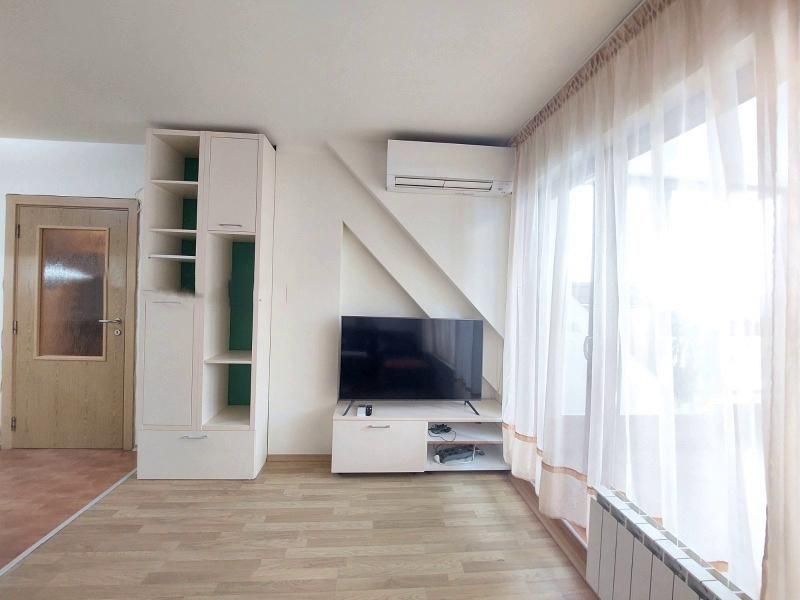 Дава се под наем Тристаен апартамент в София, Витоша - 77 кв.м за 760 € - Снимка #2