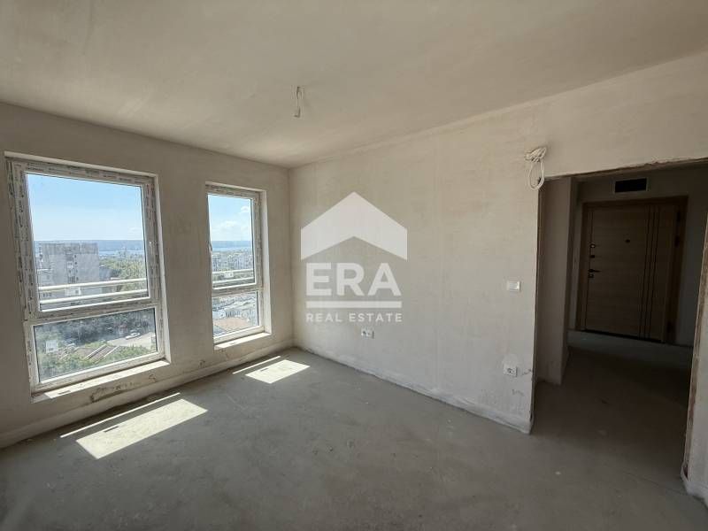 Продава се Четиристаен апартамент в Варна, Възраждане 1 - 174 кв.м за 821 €/кв.м - Снимка #11