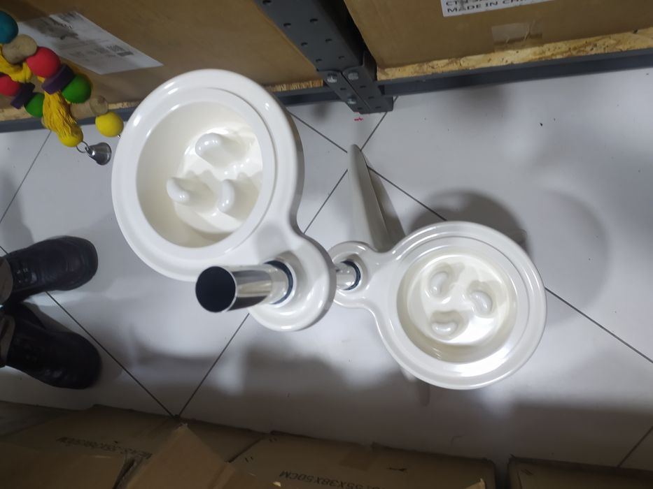 Продаётся на стойке миски. ЕСТЬ доставка Яндекс.