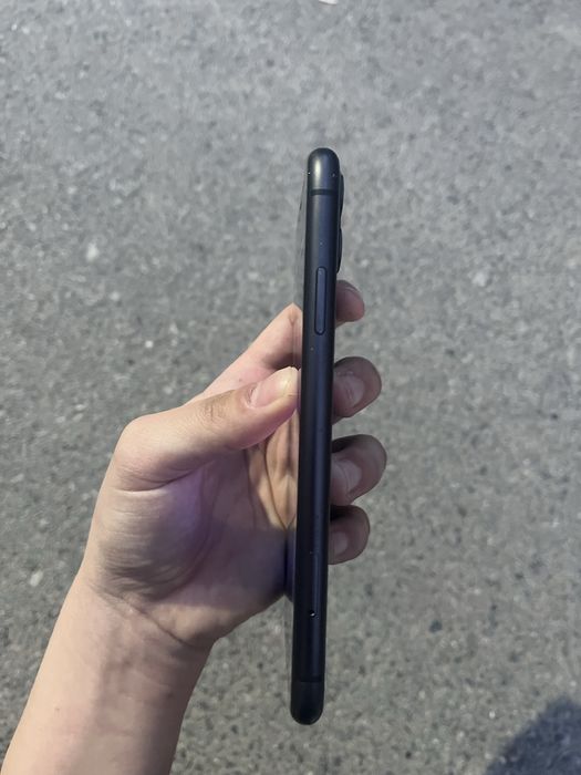 iPhone11 пордам за 100к