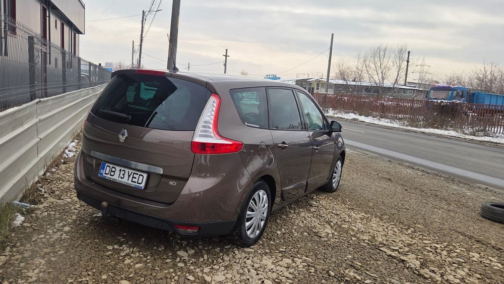 Inchiriere auto  Renault Grand Scenic 7 locuri