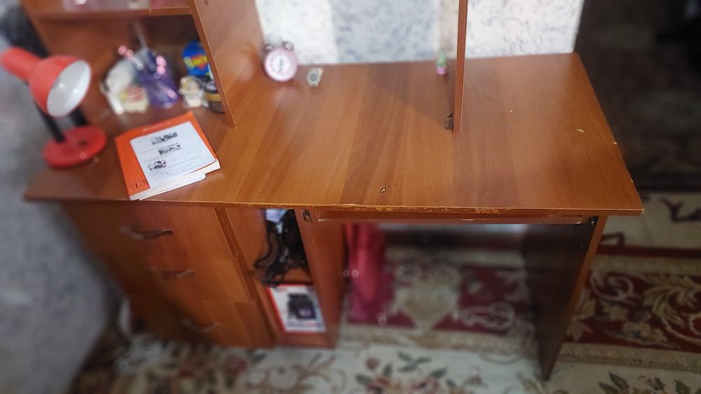 Computer stol sotiladi