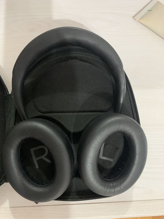 Продаю bose 700.