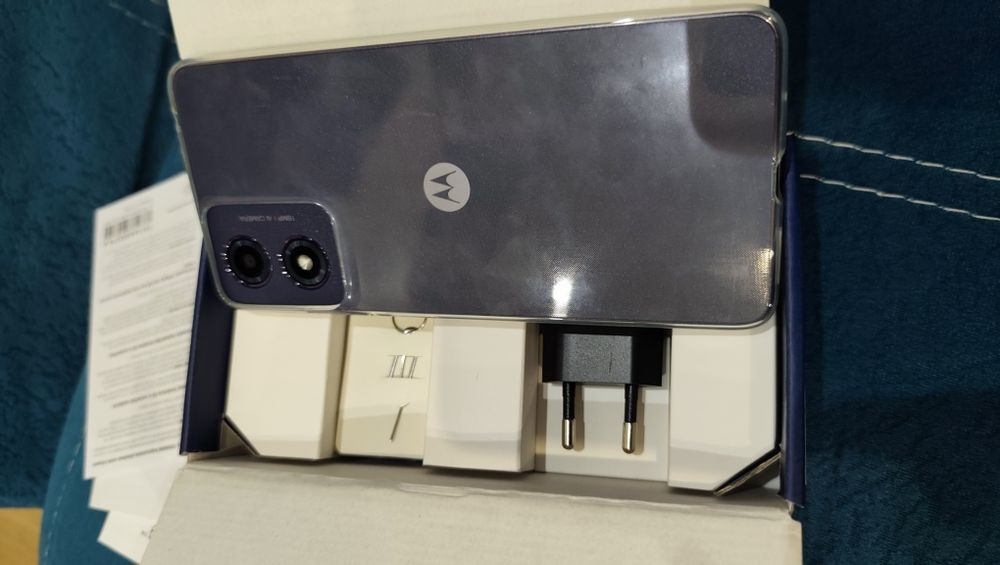 Чисто нов телефон Motorola G04