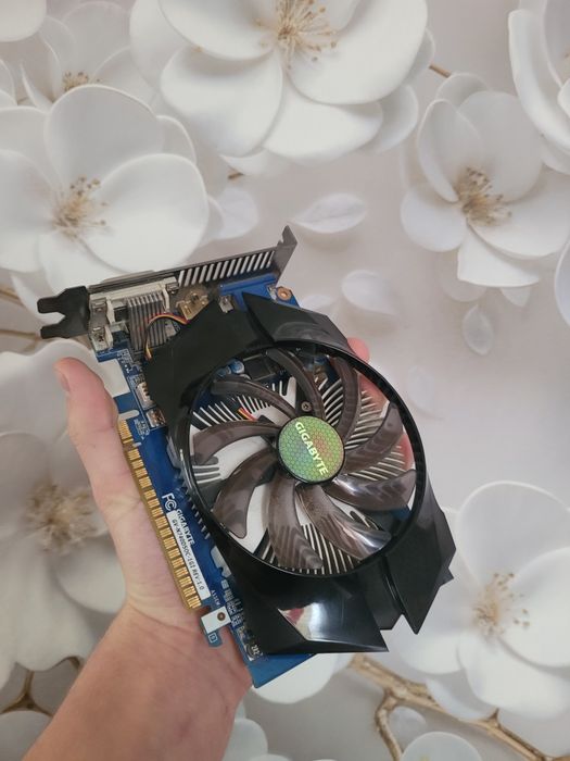 Продам видеокарты