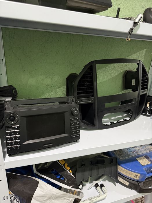 Оригинална Навигация Audio 15 + Рамка за Mercedes Vito W447