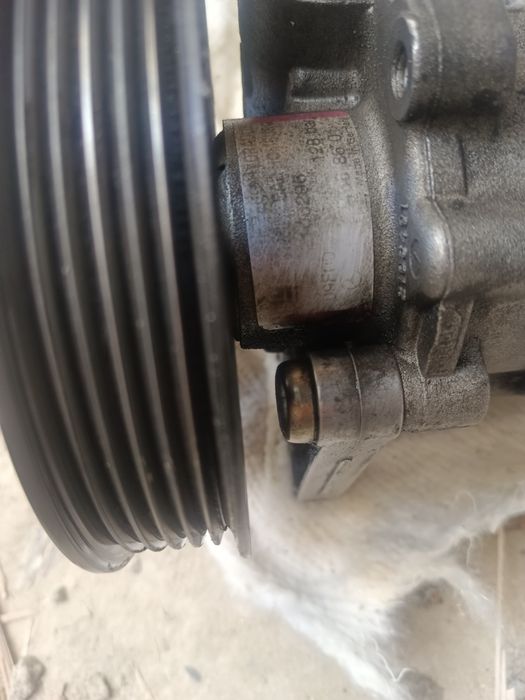 ГУР насос на mercedes 210 двигатель 112