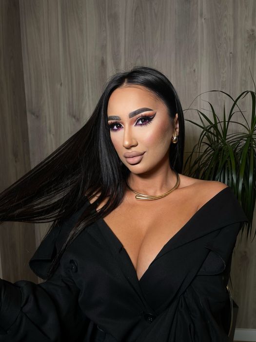 Predau cursuri makeup