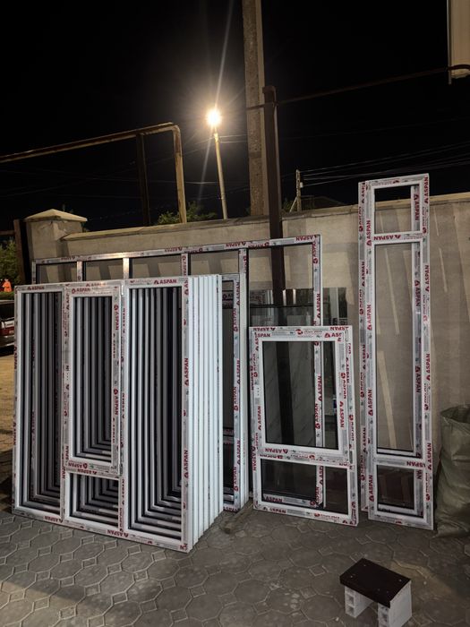 Пластиковые окна и витражей двери