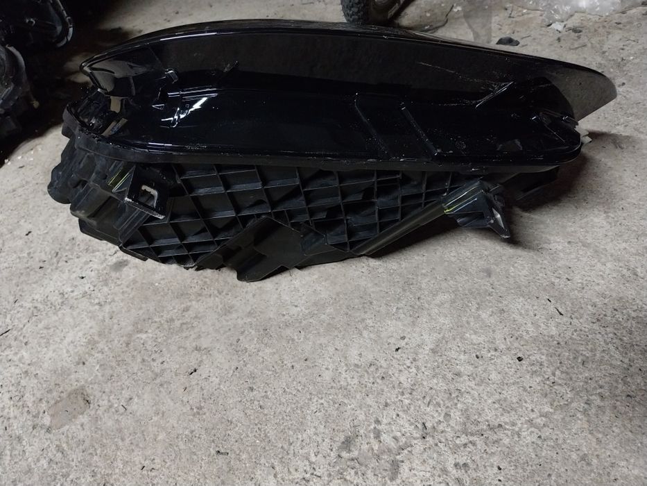 Десен фар audi Q5