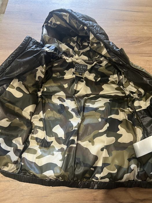 Зимно яке Guess размер 6-7 години