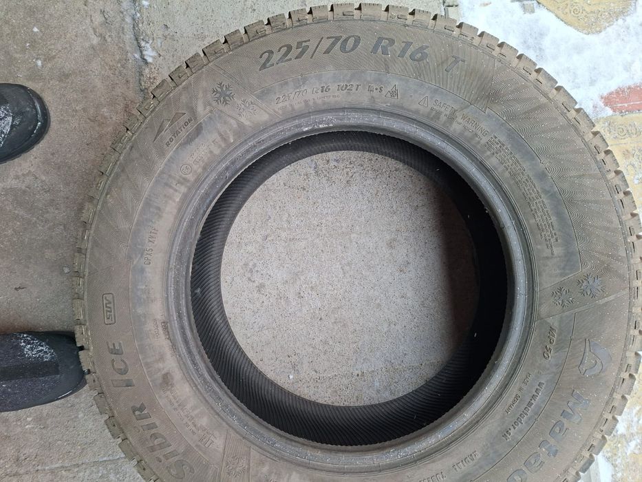 Зимняя резина 4 балона 25000 ТГ. за шт.