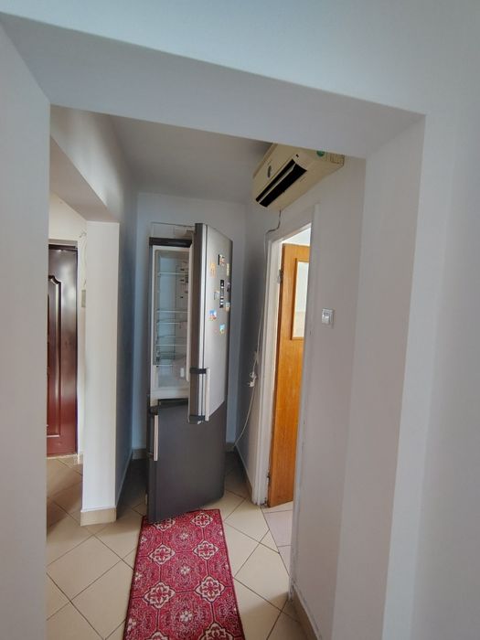 Inchiriez apartament decomandat