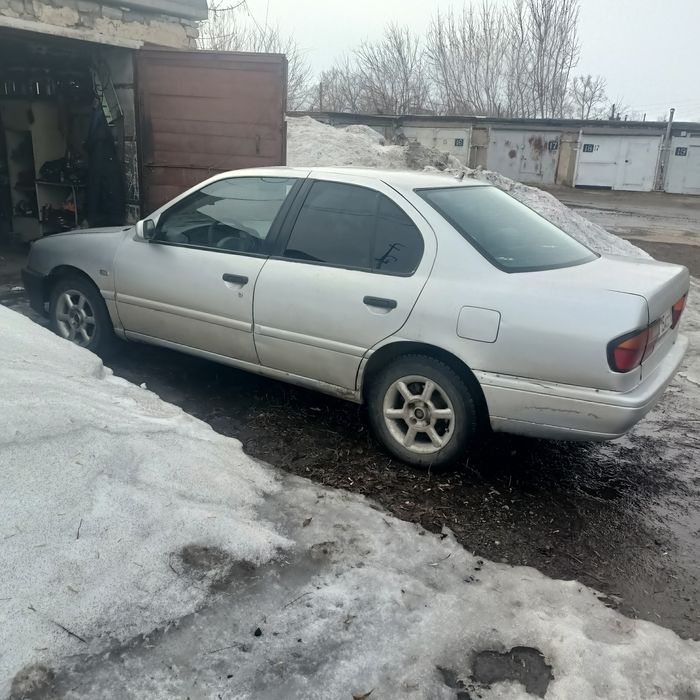 Nissan Primera P10