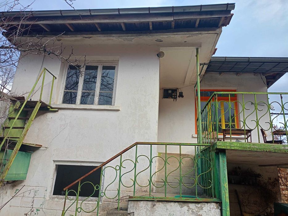 Къща в село Турия