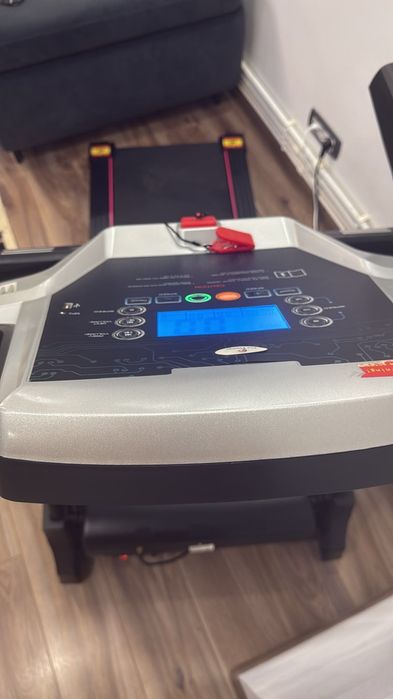 Bandă de alergare electrică FitTronic D100 – pliabilă