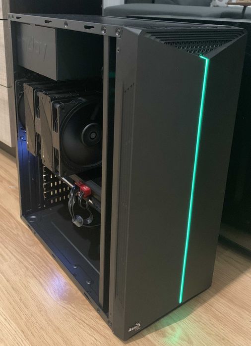 Unitate gaming: Intel 14600k, Intel ARC 750 Samsung 980 PRO, 20Gb DDR4