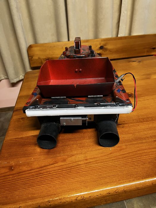 Лодка за захранка D12f