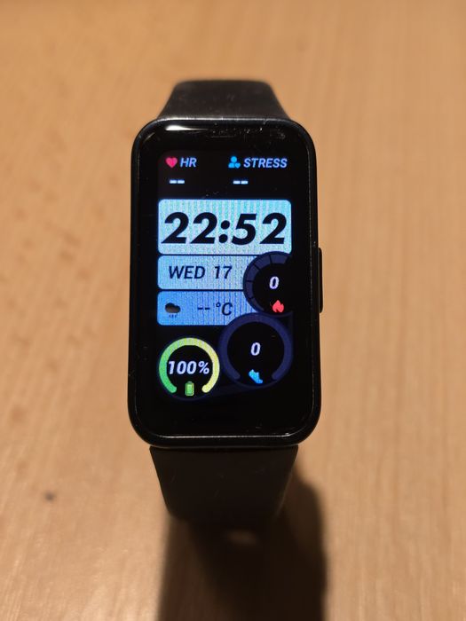 Brățară fitness Huawei Band 8, cablu încărcare, cutie, brățară silicon gratuită
