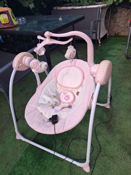 Продава се музикална люлка