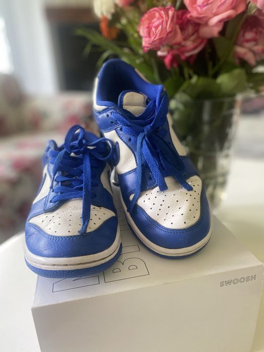 Nike dunk low,in stare buna,cu urme normale de purtare.Marimea 41