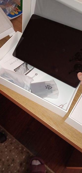 Планшет  очень хорошо работает