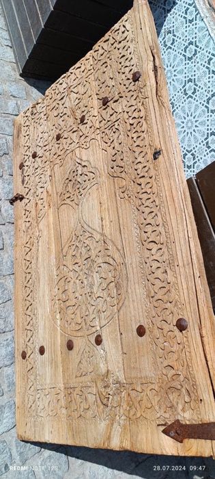 Продам антикварные двери из карагача