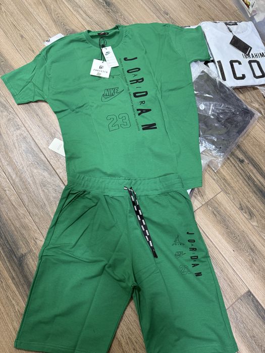 Мъжки летни екипи на едро €20