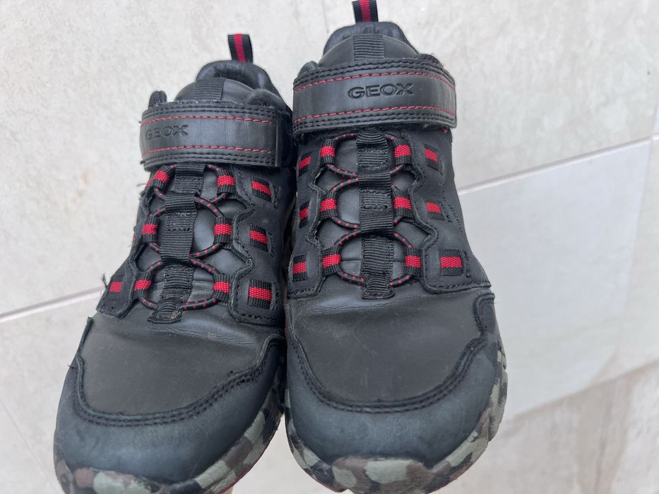 Geox обувки за момче номер 32