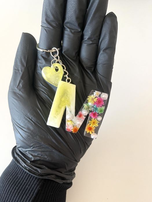 Ключодържател буква от епоксидна смола