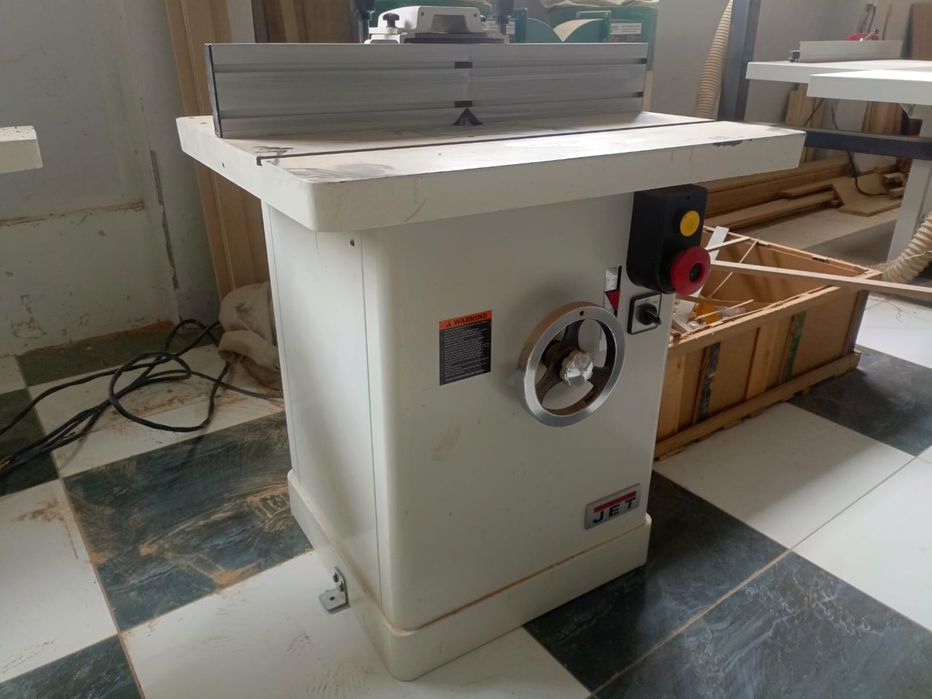 Фрезерный и фуговальный станок